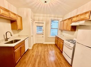 220 Hanover St APT 2, Boston, MA 02113