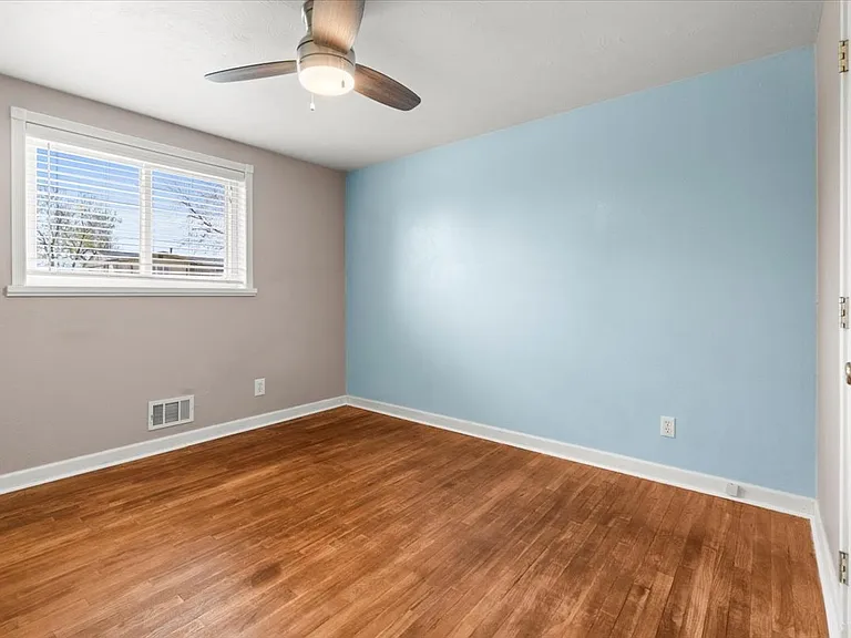 5136 Johnson St — Photo 12
