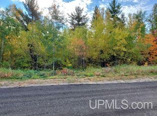 6 N Greenwood St, Ishpeming, MI 49849