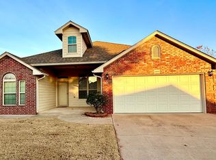 2408 Vintage Park Ln, Yukon, OK 73099