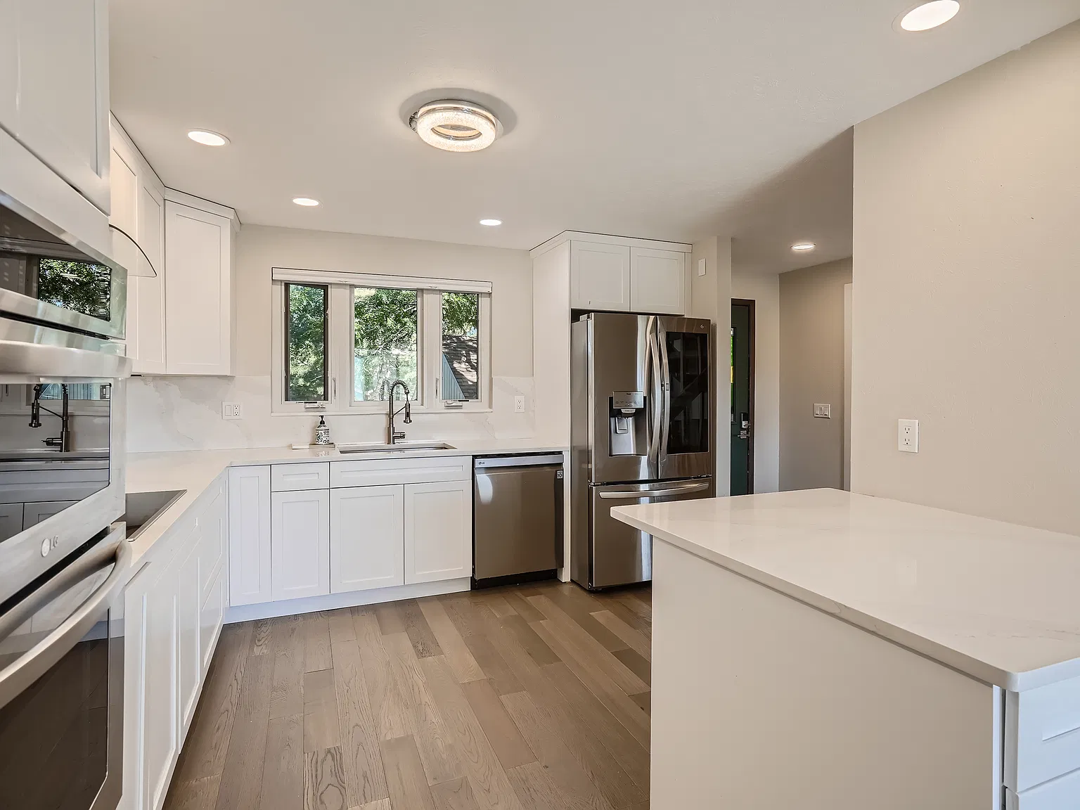 4144 Greenbriar Blvd — Photo 3