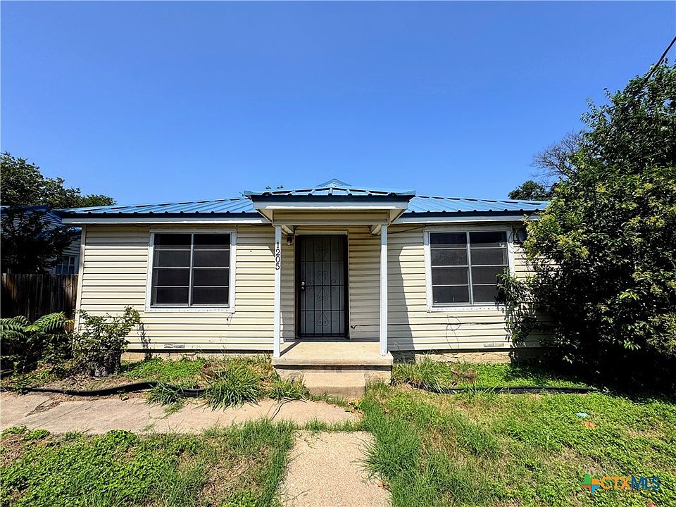 1st image of 1205 E Avenue G