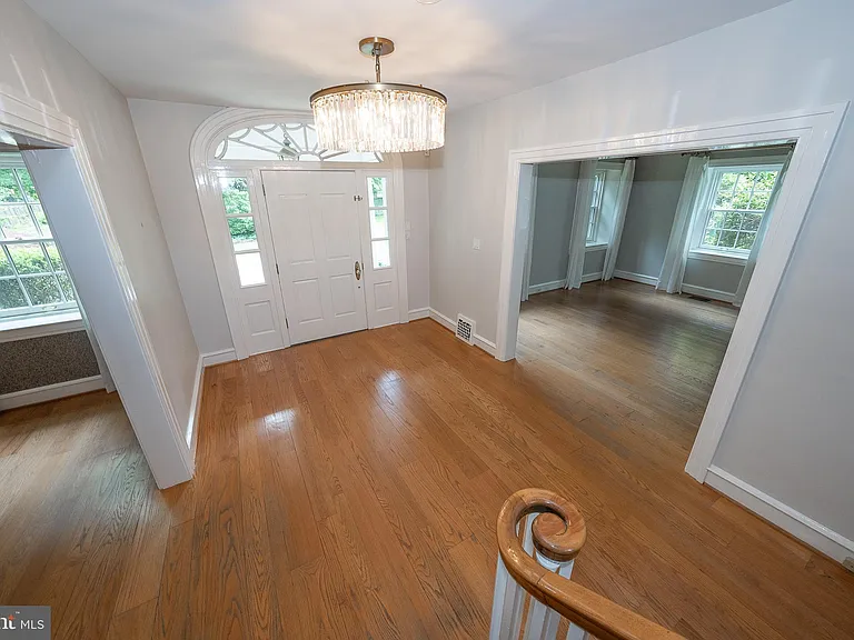101 E Brookhaven Rd — Photo 68