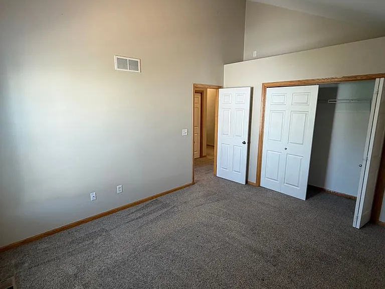 1123 SE Village View Ln — Photo 16