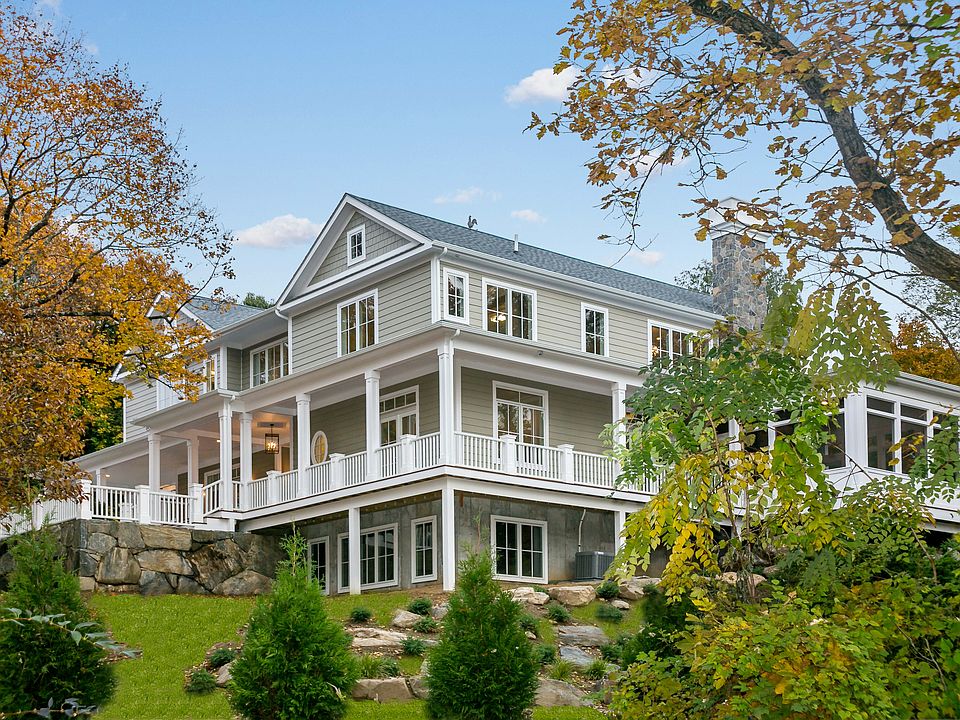This Georgian-Style Mansion In New York Will Be Sold At