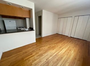 6830 N Sheridan Rd #446, Chicago, IL 60626