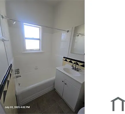 724 S Mariposa Ave #209 — Photo 5