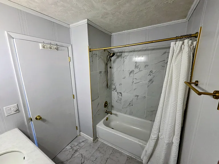 800 W Beechtree Ln — Photo 21