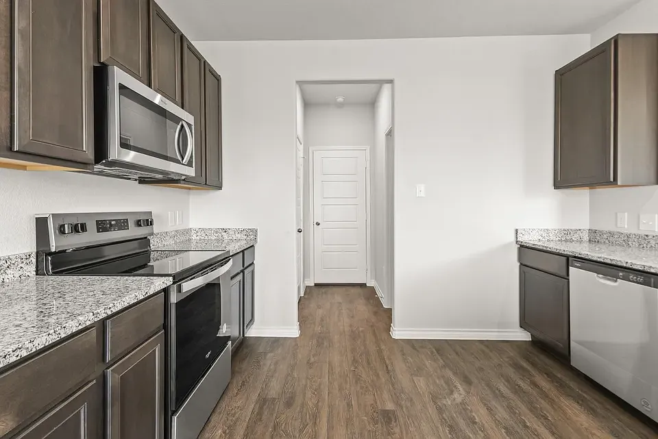4 bed, 1947 sqft, $2,600 — Photo 2