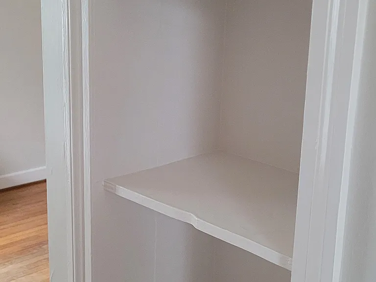 209 W Cornwallis Dr — Photo 2