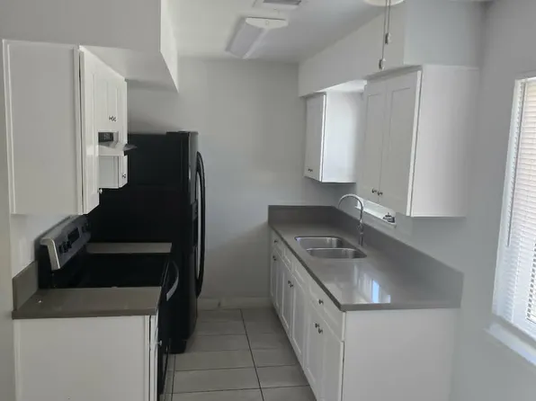 3548 Rainbow Ln, Highland, CA 92346