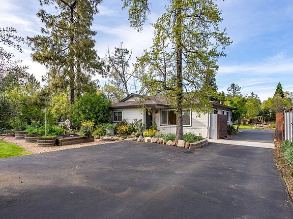 5th image of 350 Newton Way