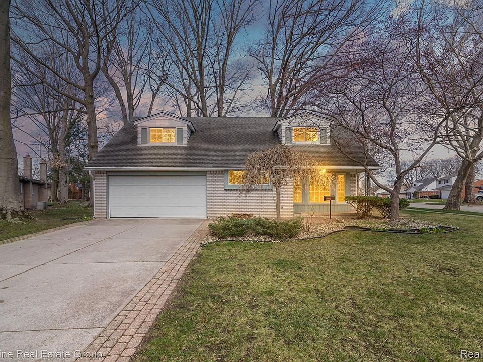 1st image of 16095 Fairlane Dr