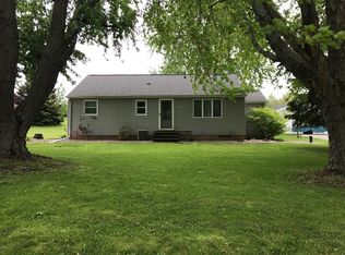 W8359 Grandview Rd, Hortonville, WI 54944