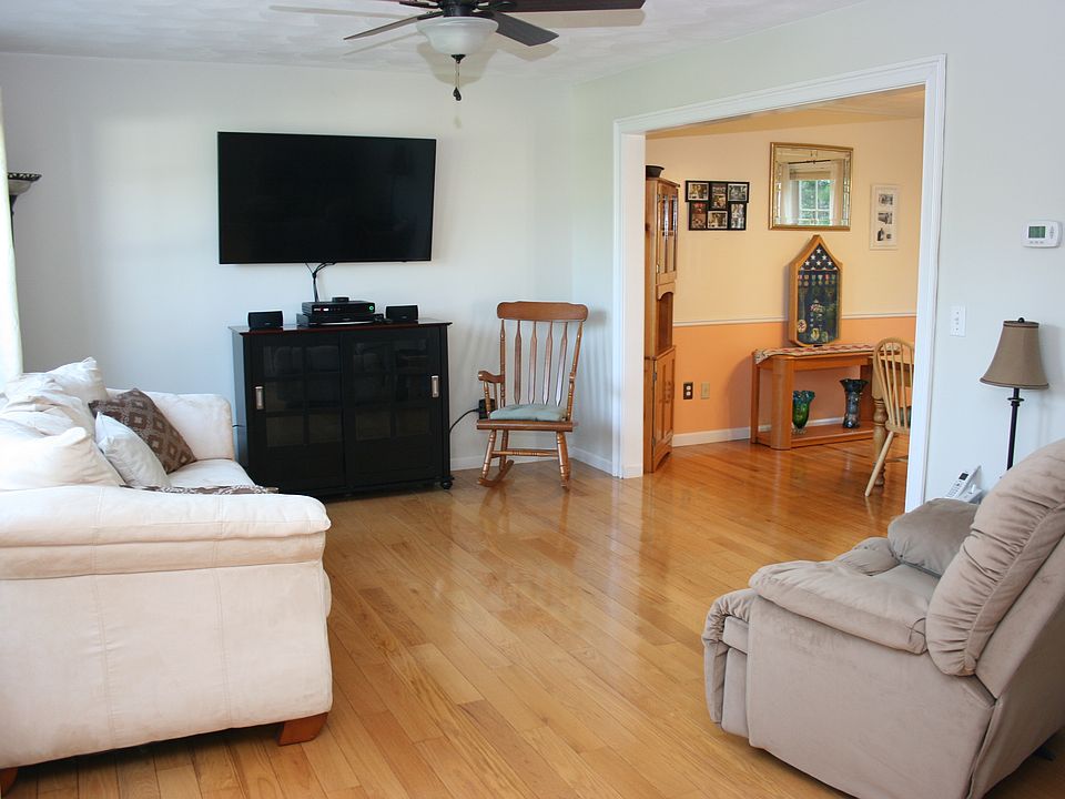 1st image of 36 Dickson Dr