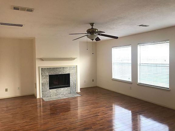 4th image of 3322 Foursome Ln