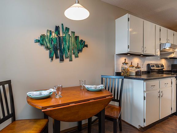 3rd image of 26 10th St W Unit 1409