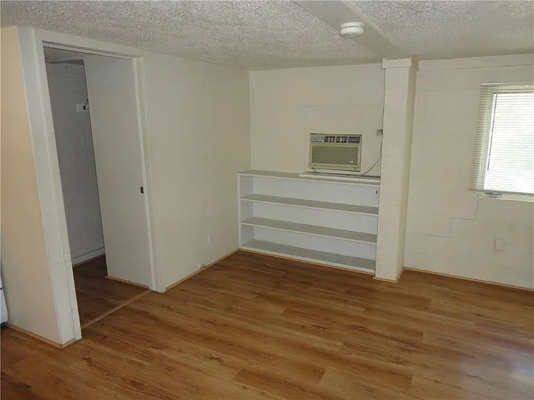 3205 Grooms St #C — Photo 8