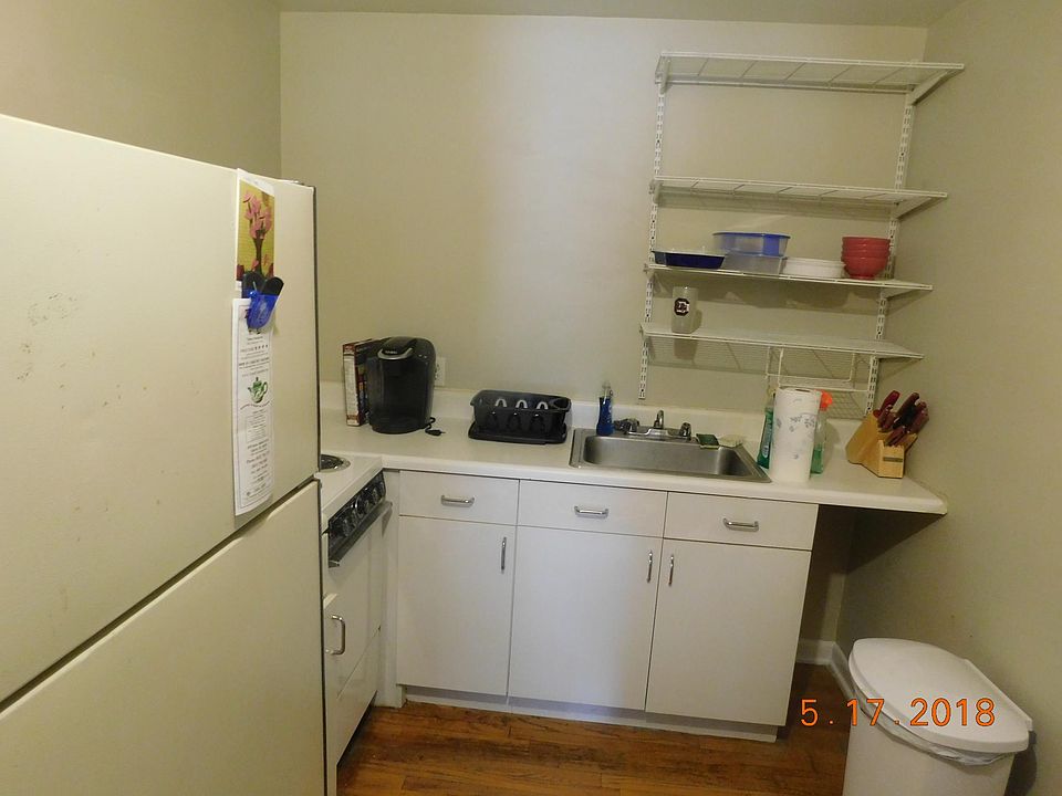 2nd image of 934 Laurens St APT B