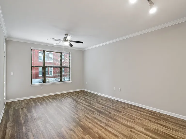 1105 Town Brookhaven Apartments — Photo 12