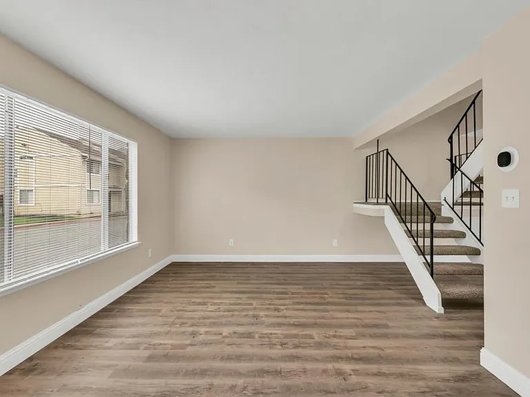 4082 Weymouth Ln — Photo 22
