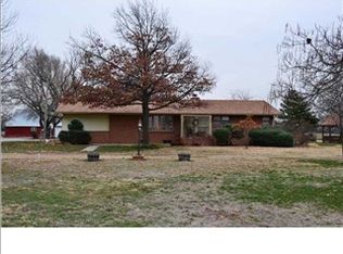 4018 N Meridian Rd, Newton, KS 67114