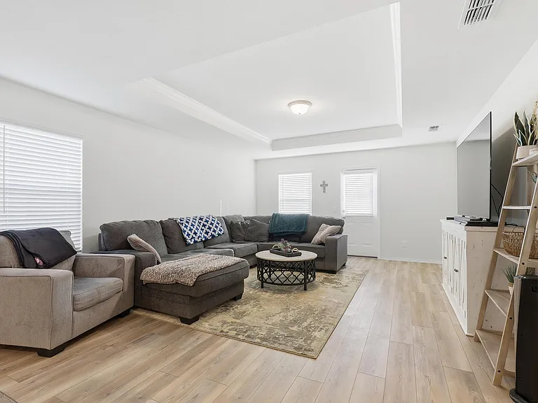 10101 Newtown Dr — Photo 9