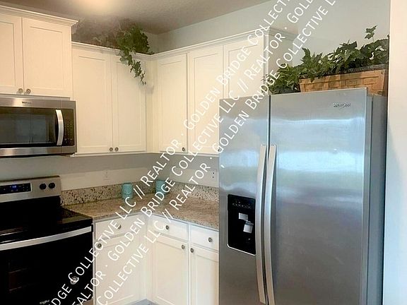 3rd image of 10958 SW Robbia Way