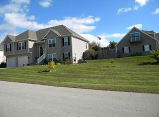 5237 W Brookhaven Dr, Saint Joseph, MO 64507