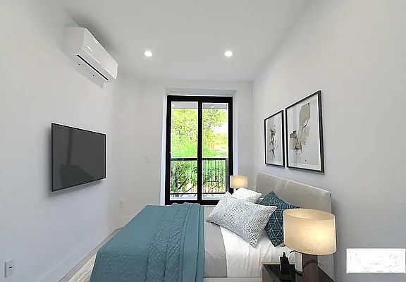 3rd image of 1483 Jefferson Ave APT 5