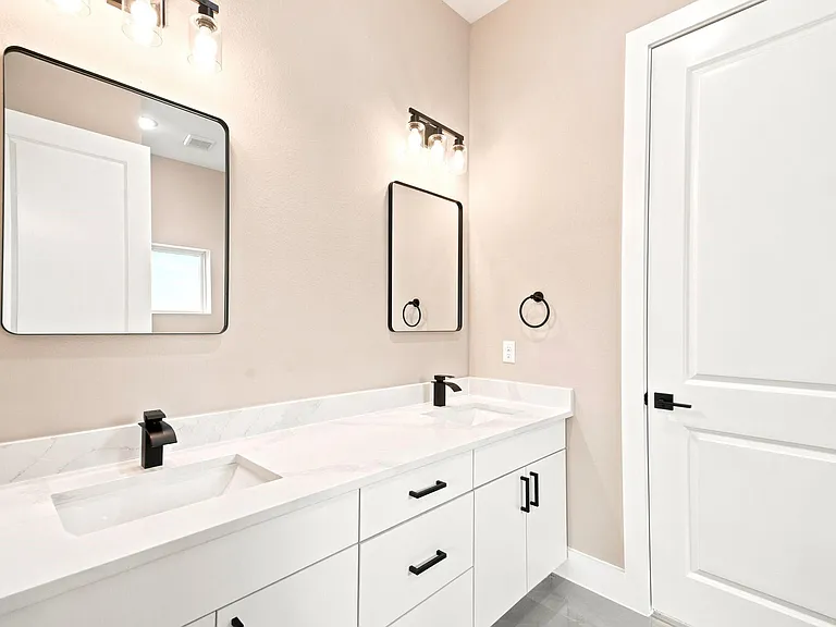 2610 Liguria Ln — Photo 25