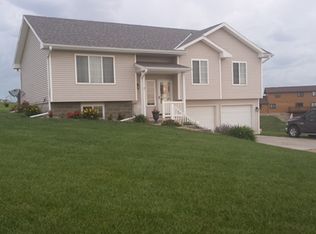 240 Sunny Ln, Gibbon, NE 68840