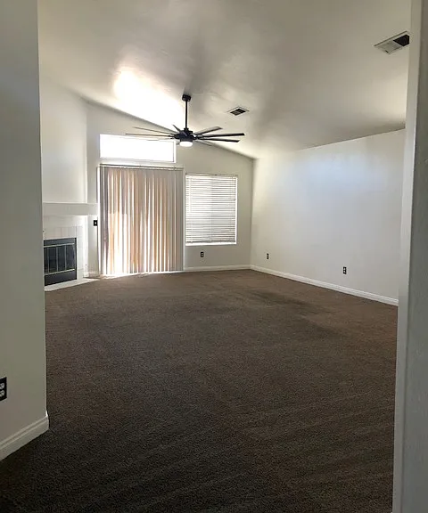 2910 Colville Ave — Photo 2