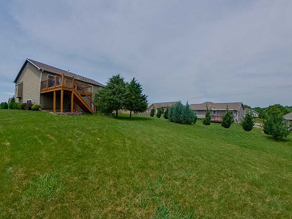 3rd image of 217 Firethorn Dr