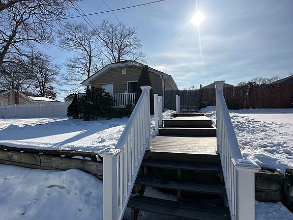 4th image of 10 Charles Ct