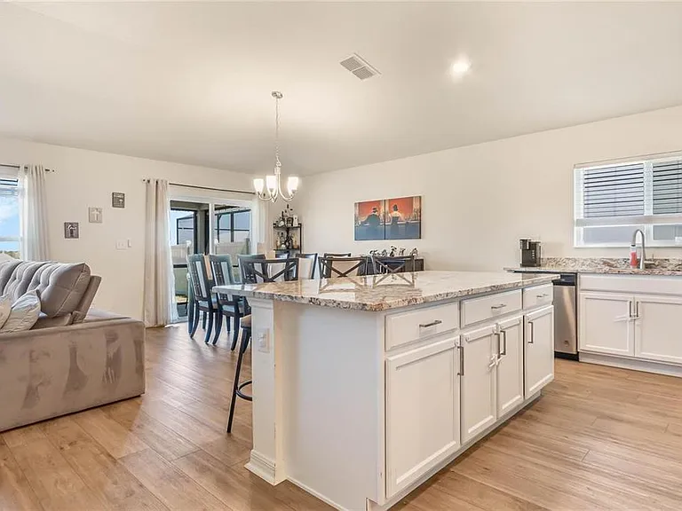 495 Overpool Ave — Photo 12