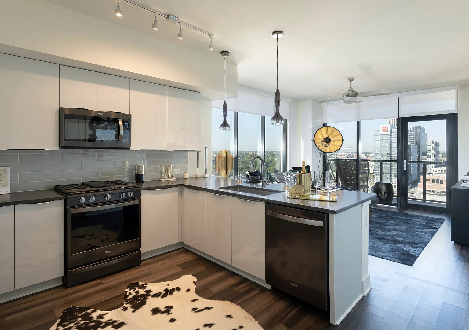 2bd room located in beautiful Midtown Atlanta — Photo 2