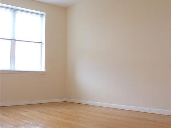 3rd image of 62 Clermont Ave APT 402