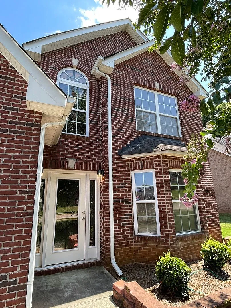 4 Bedroom Single Family Home in McDonough — Photo 2