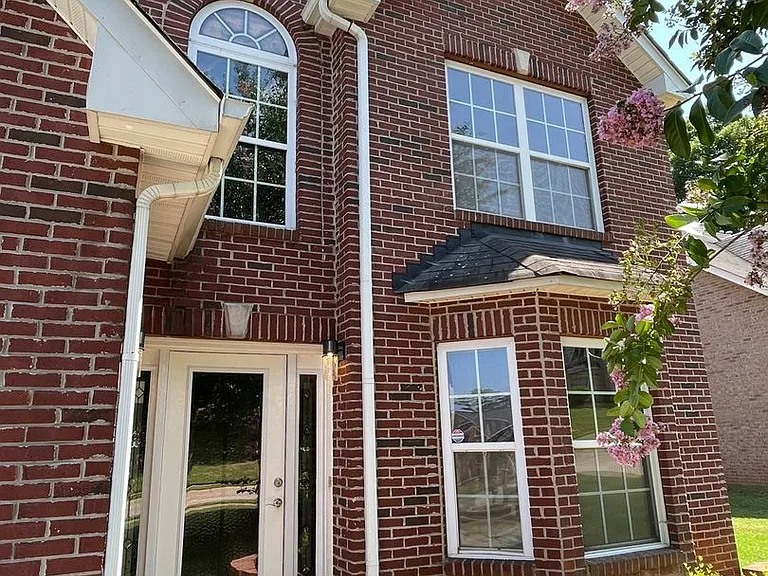 607 Pipkin Dr — Photo 2