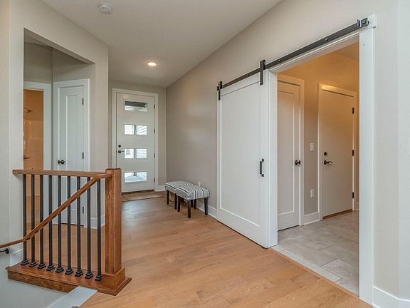 3rd image of 5717 Quarry Dr
