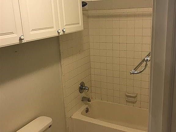 3rd image of 119 Floral Ave