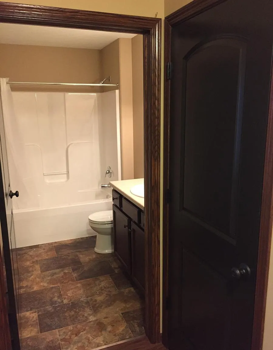4 bed, $2,100 — Photo 3