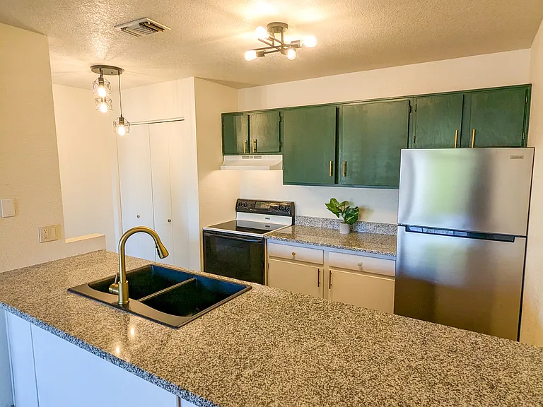 4100 E Mission Ln #D — Photo 6