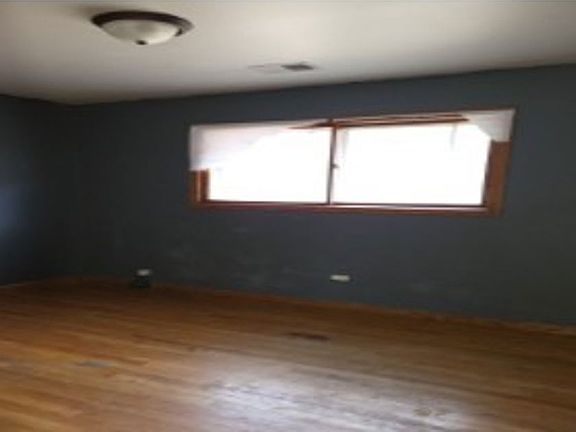 4th image of 366 Luella Ave