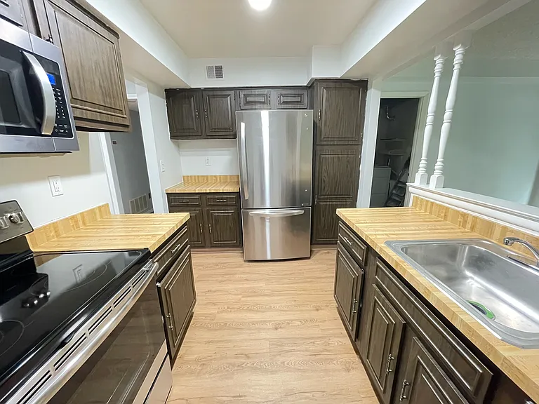 5709 Kendall Ct — Photo 13