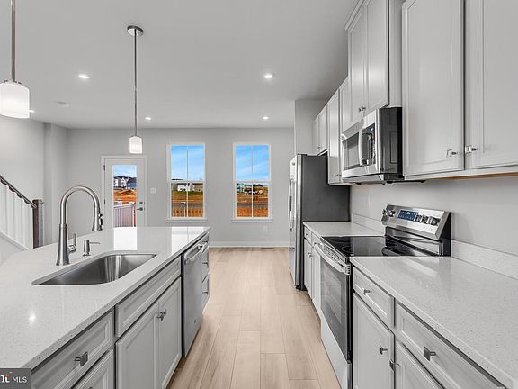 7th image of this home