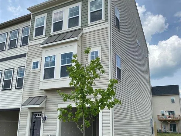 235 Crofton Ct, Stephenson, VA 22656