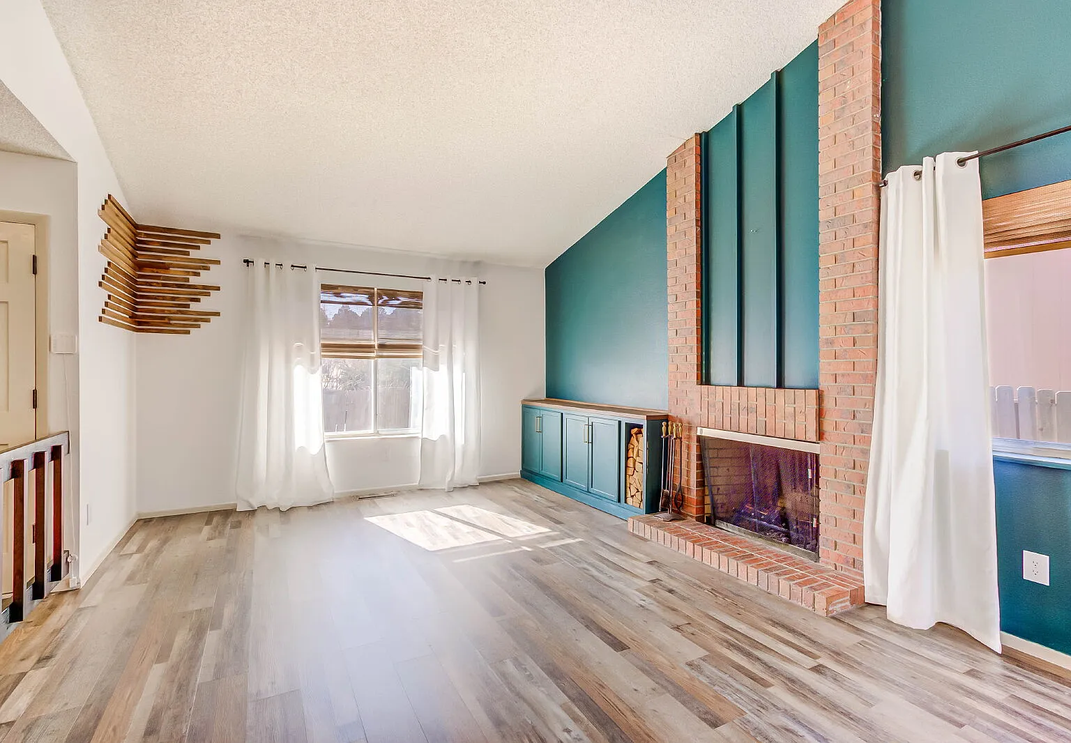 3 bed, 2.0 bath, 1554 sqft, $2,468 — Photo 2