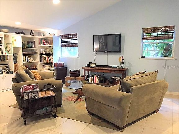 3rd image of 1745 Padre Ln
